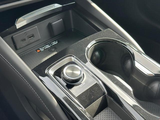 2025 Buick Envision Vehicle Photo in COLUMBIA, MO 65203-3903