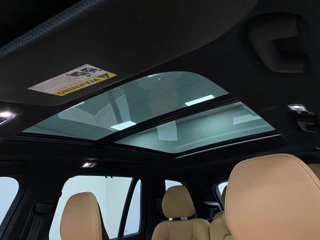 2022 Volvo XC90 Vehicle Photo in Appleton, WI 54913