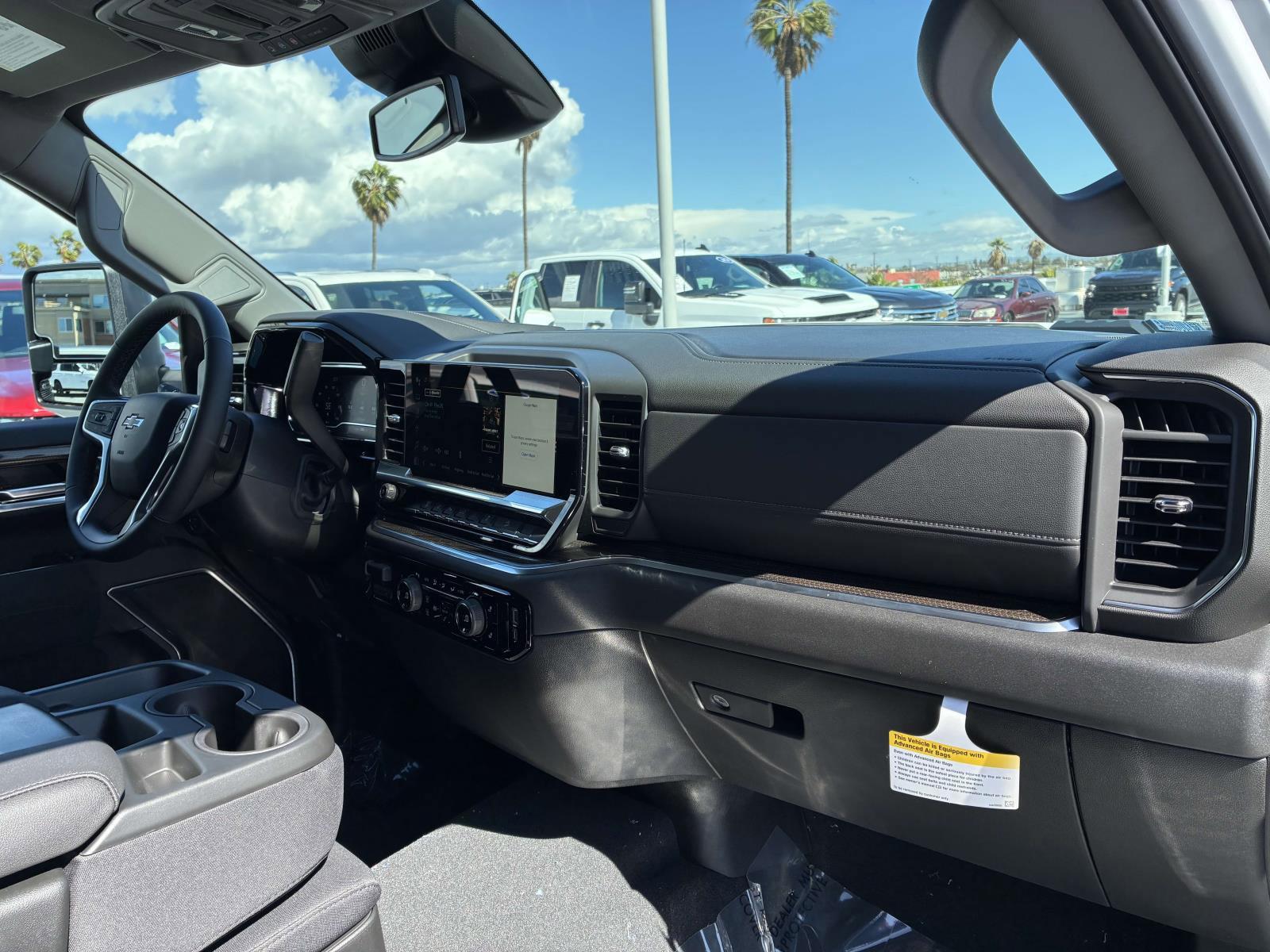 2025 Chevrolet Silverado 2500 HD Vehicle Photo in LOS ANGELES, CA 90007-3794