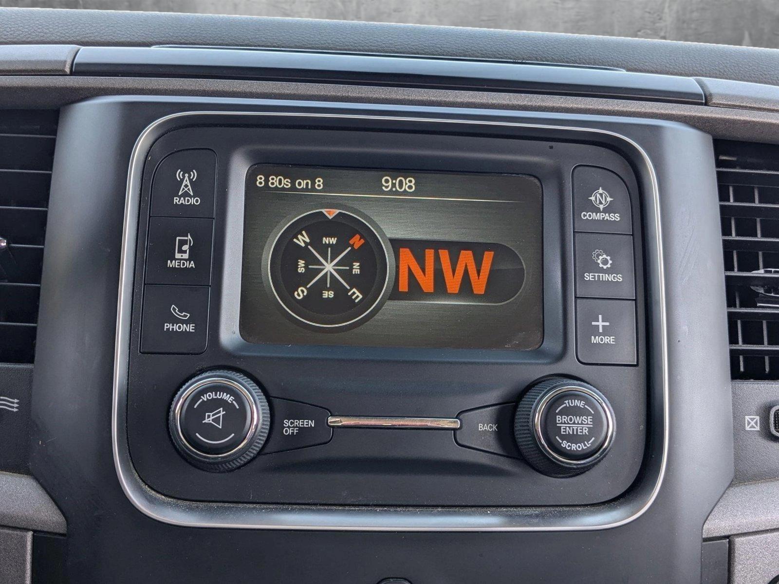 2018 Ram 2500 Vehicle Photo in VALENCIA, CA 91355-1705