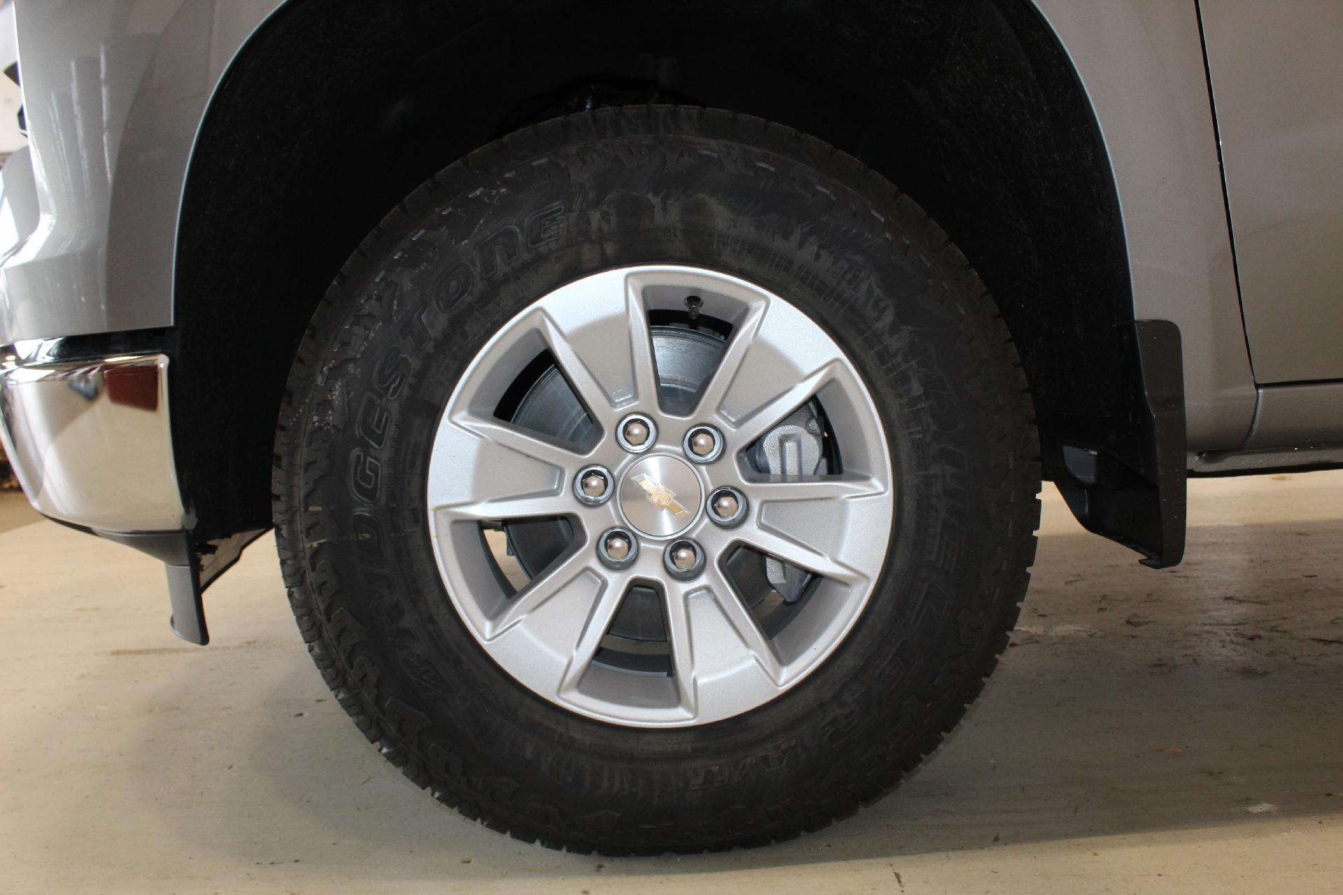 2025 Chevrolet Silverado 1500 Vehicle Photo in NORTHAMPTON, MA 01060-1120