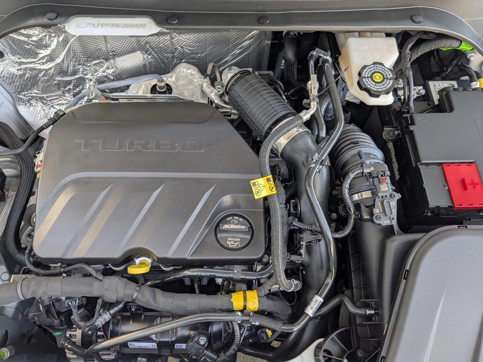 2025 Chevrolet Trax Vehicle Photo in VALENCIA, CA 91355-1705