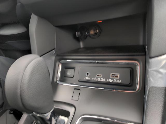2025 Subaru Ascent Vehicle Photo in Green Bay, WI 54304