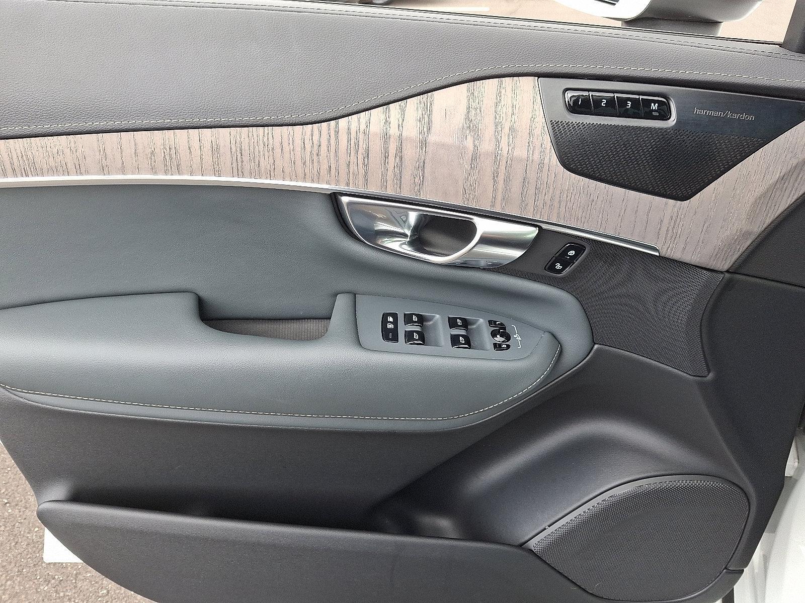 2022 Volvo XC90 Vehicle Photo in Trevose, PA 19053