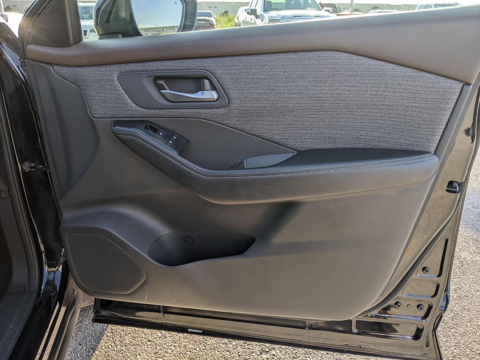 2023 Nissan Rogue Vehicle Photo in Seguin, TX 78155