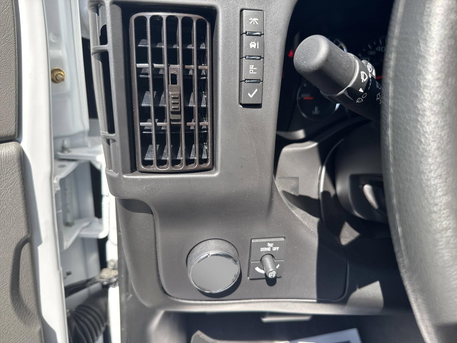 2025 Chevrolet Express Cutaway 3500 Vehicle Photo in GEORGETOWN, TX 78626-7508