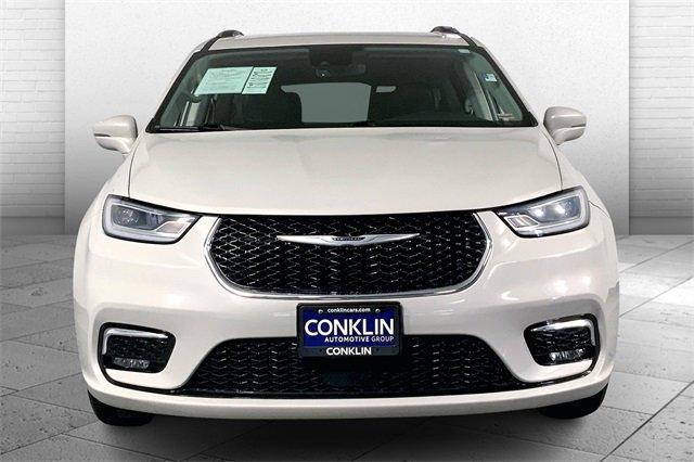 2021 Chrysler Pacifica Vehicle Photo in KANSAS CITY, MO 64114-4502