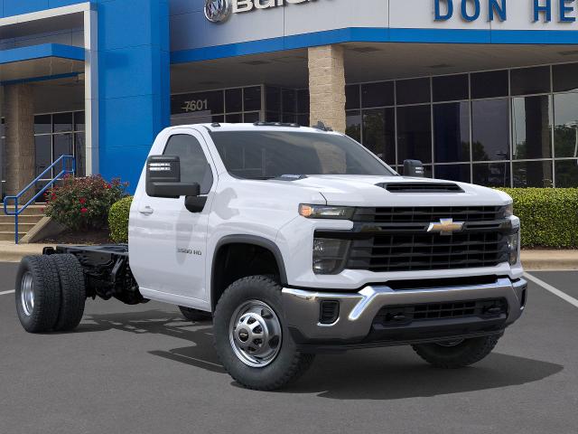 2025 Chevrolet Silverado 3500 HD Chassis Cab Vehicle Photo in GEORGETOWN, TX 78626-7508