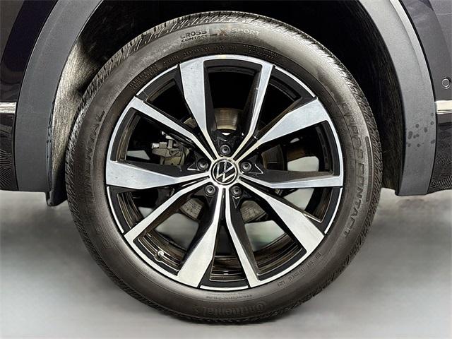 2024 Volkswagen Atlas Cross Sport Vehicle Photo in Puyallup, WA 98371