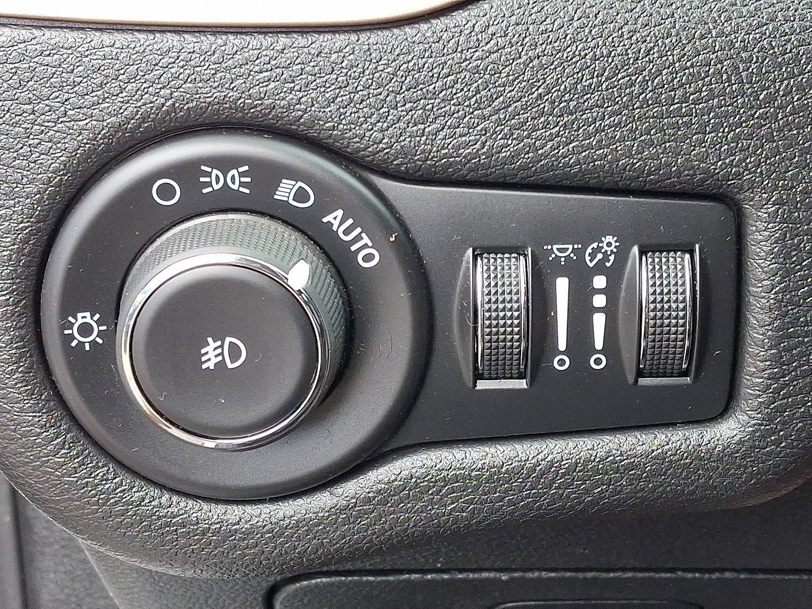 2017 Jeep Cherokee Vehicle Photo in BETHLEHEM, PA 18017-9401