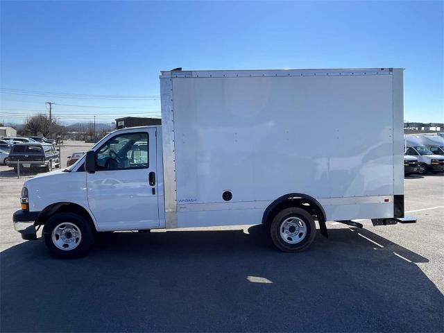 2023 Chevrolet Express Cutaway 3500 Vehicle Photo in ALCOA, TN 37701-3235