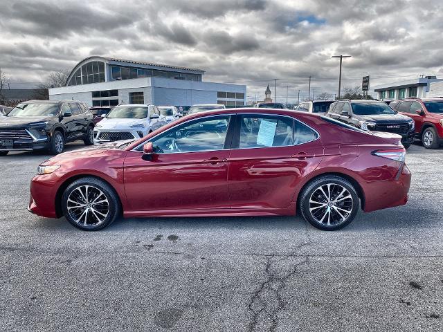 2018 Toyota Camry Vehicle Photo in WILLIAMSVILLE, NY 14221-2883