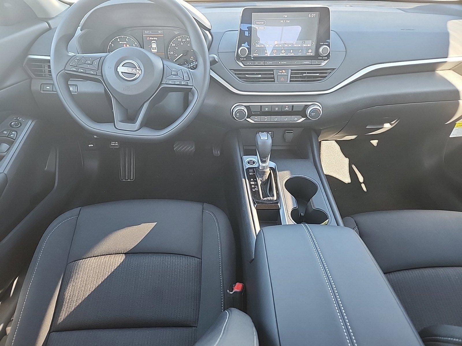 2025 Nissan Altima Vehicle Photo in Albuquerque, NM 87110