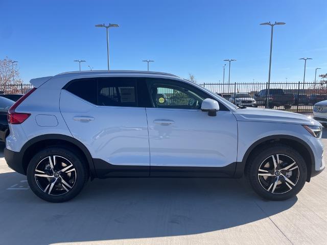 2025 Volvo XC40 Vehicle Photo in Grapevine, TX 76051