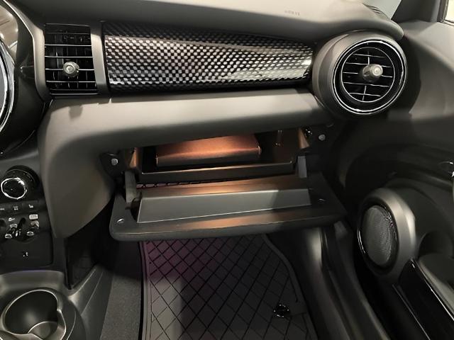 2019 MINI Cooper S Hardtop Vehicle Photo in Green Bay, WI 54304