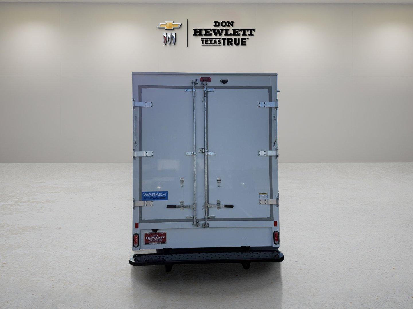2024 Chevrolet Express Cutaway 3500 Vehicle Photo in GEORGETOWN, TX 78626-7508