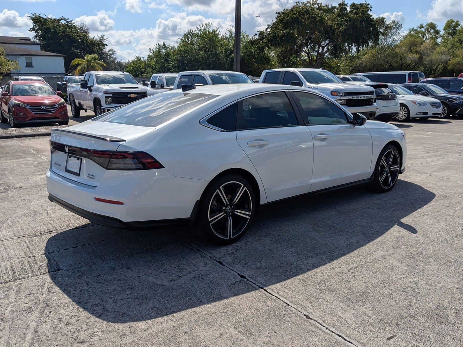 2024 Honda Accord Hybrid Vehicle Photo in PEMBROKE PINES, FL 33024-6534