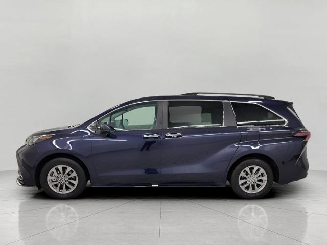 2024 Toyota Sienna Vehicle Photo in Appleton, WI 54914