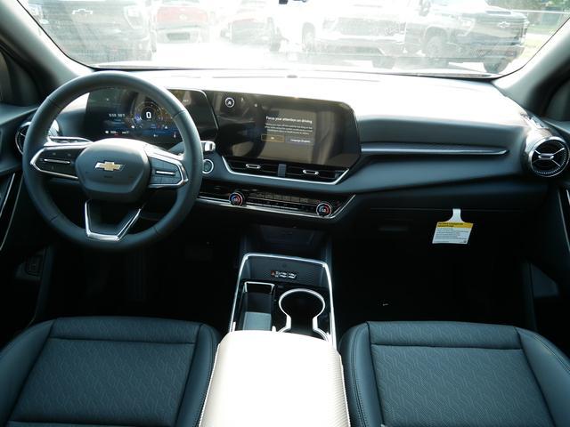 2025 Chevrolet Equinox Vehicle Photo in MAPLEWOOD, MN 55119-4794