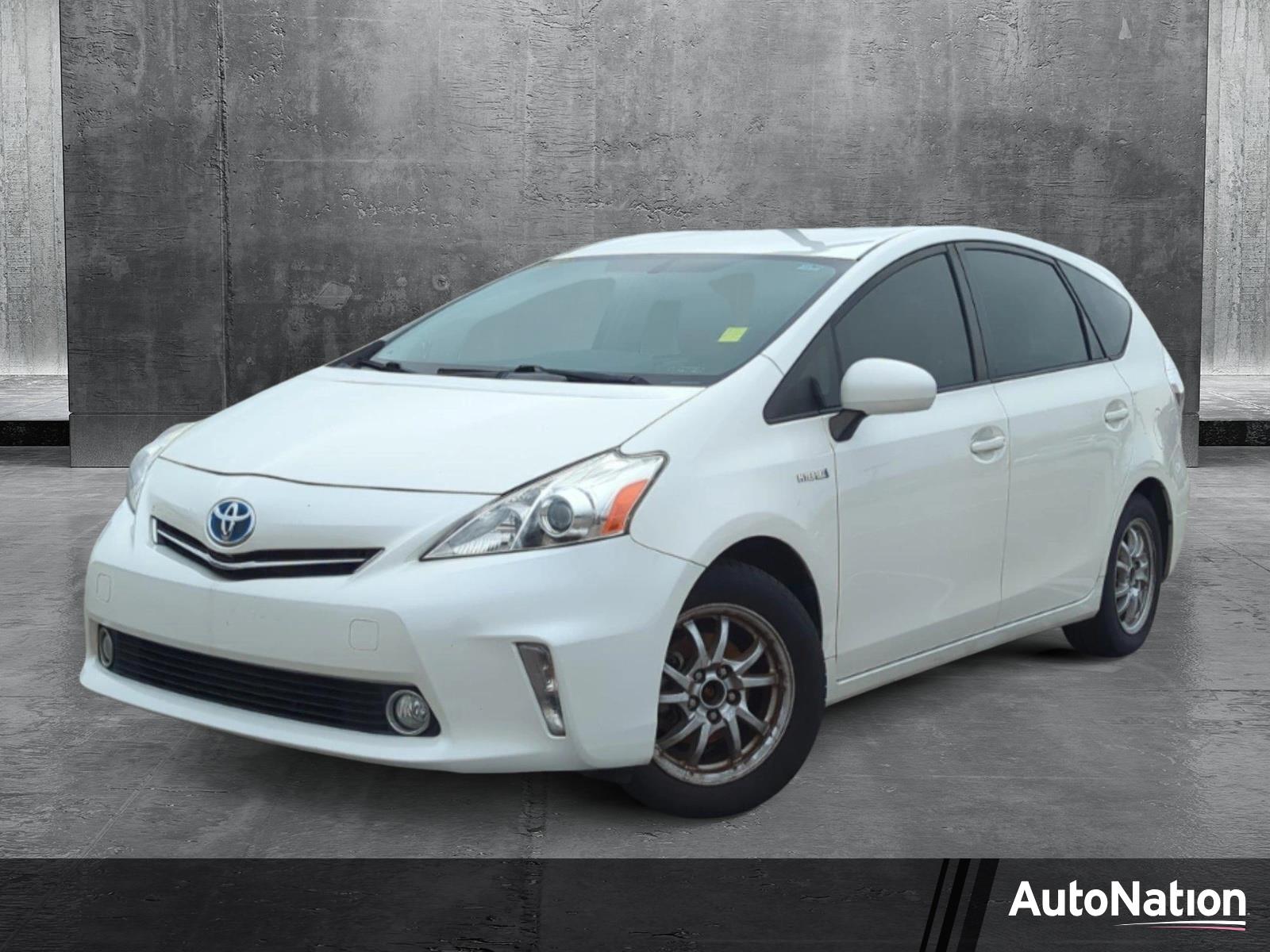 2013 Toyota Prius v Vehicle Photo in Memphis, TN 38125