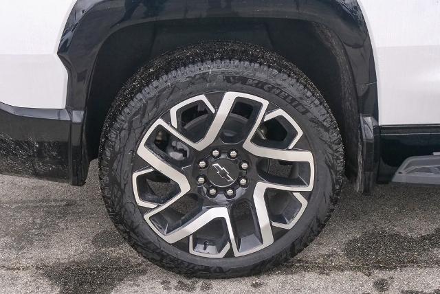 2024 Chevrolet Silverado EV Vehicle Photo in VENTURA, CA 93003-8585