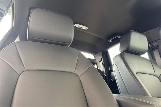 2025 GMC Canyon Vehicle Photo in ELK GROVE, CA 95757-8703