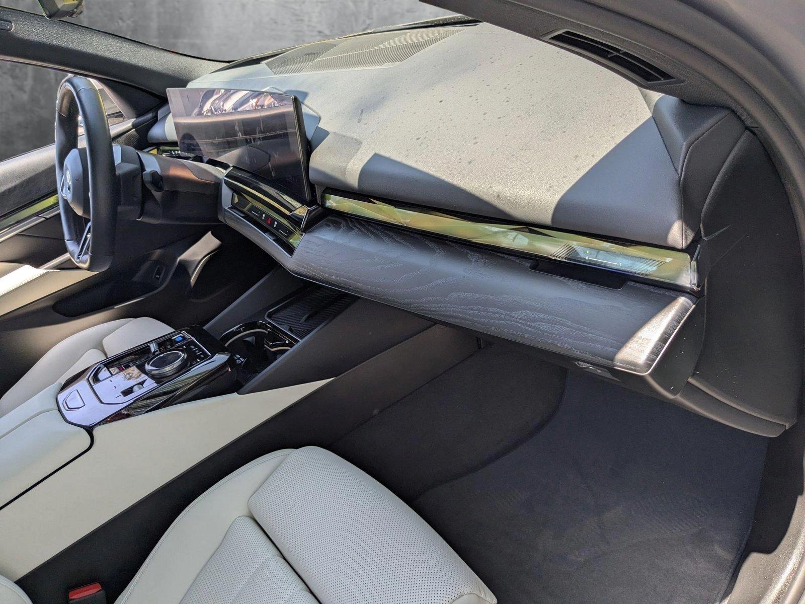 2024 BMW i5 Vehicle Photo in Tampa, FL 33614