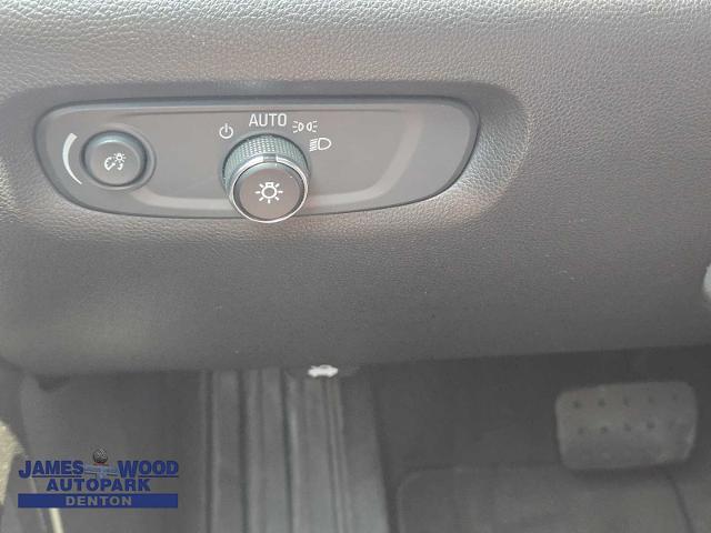 2021 Chevrolet Traverse Vehicle Photo in DENTON, TX 76210-9321