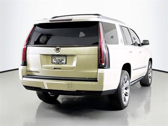 2015 Cadillac Escalade Vehicle Photo in PUYALLUP, WA 98371-4149