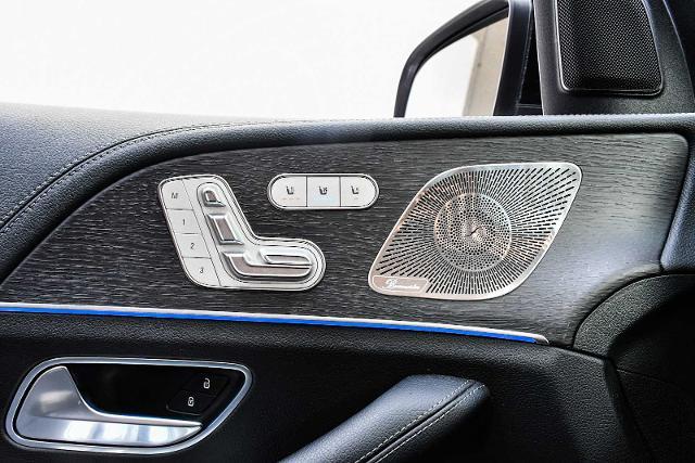 2025 Mercedes-Benz GLE Vehicle Photo in DALLAS, TX 75235