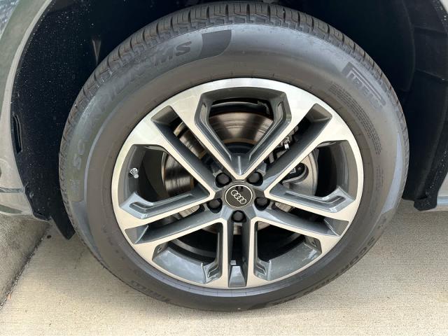 2025 Audi Q5 Vehicle Photo in HOUSTON, TX 77090