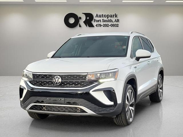 Used 2024 Volkswagen Taos SE with VIN 3VVSX7B28RM008032 for sale in Fort Smith, AR