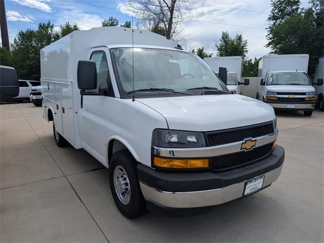 2025 Chevrolet Express Commercial Cutaway Vehicle Photo in ENGLEWOOD, CO 80113-6708