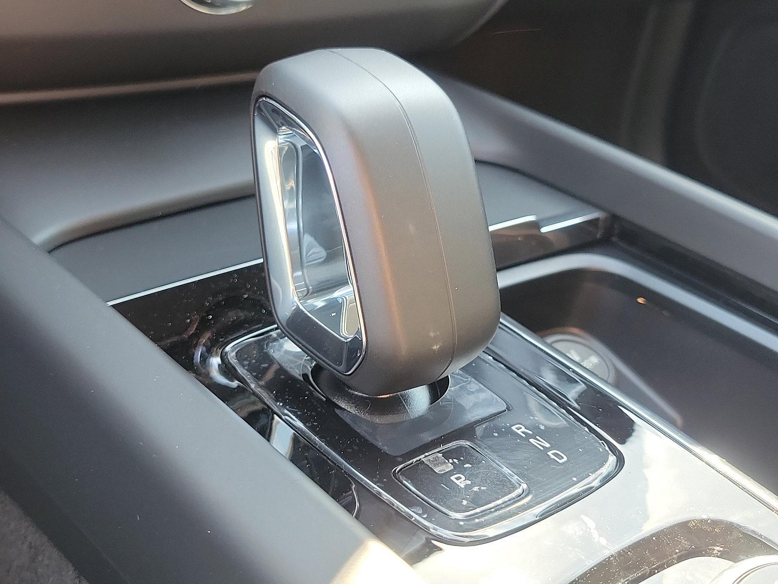2025 Volvo XC60 Vehicle Photo in Trevose, PA 19053