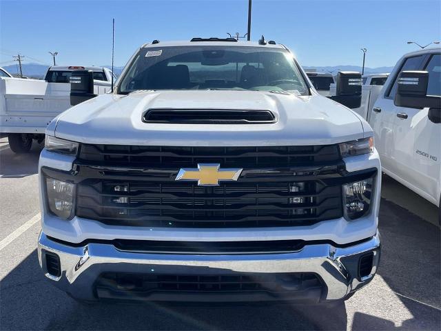 2024 Chevrolet Silverado 3500 HD Chassis Cab Vehicle Photo in ALCOA, TN 37701-3235