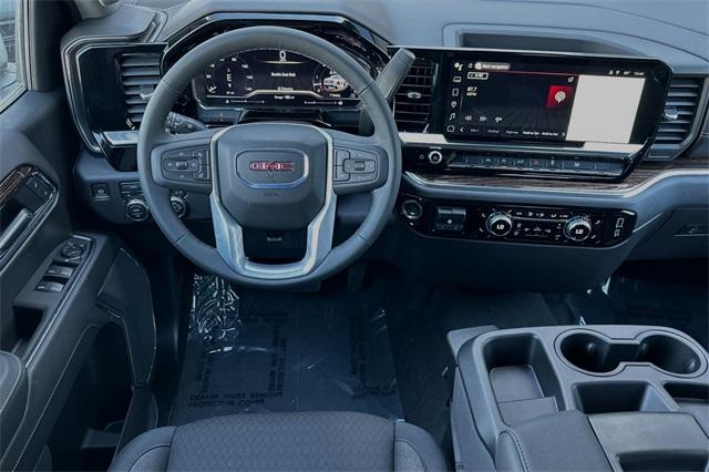 2025 GMC Sierra 1500 Vehicle Photo in ELK GROVE, CA 95757-8703