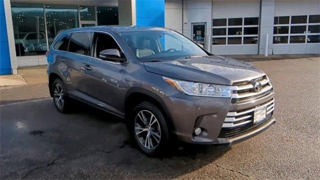 Used 2017 Toyota Highlander LE Plus with VIN 5TDBZRFH4HS364432 for sale in Norwich, CT