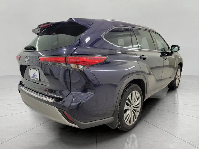 2020 Toyota Highlander Vehicle Photo in NEENAH, WI 54956-2243