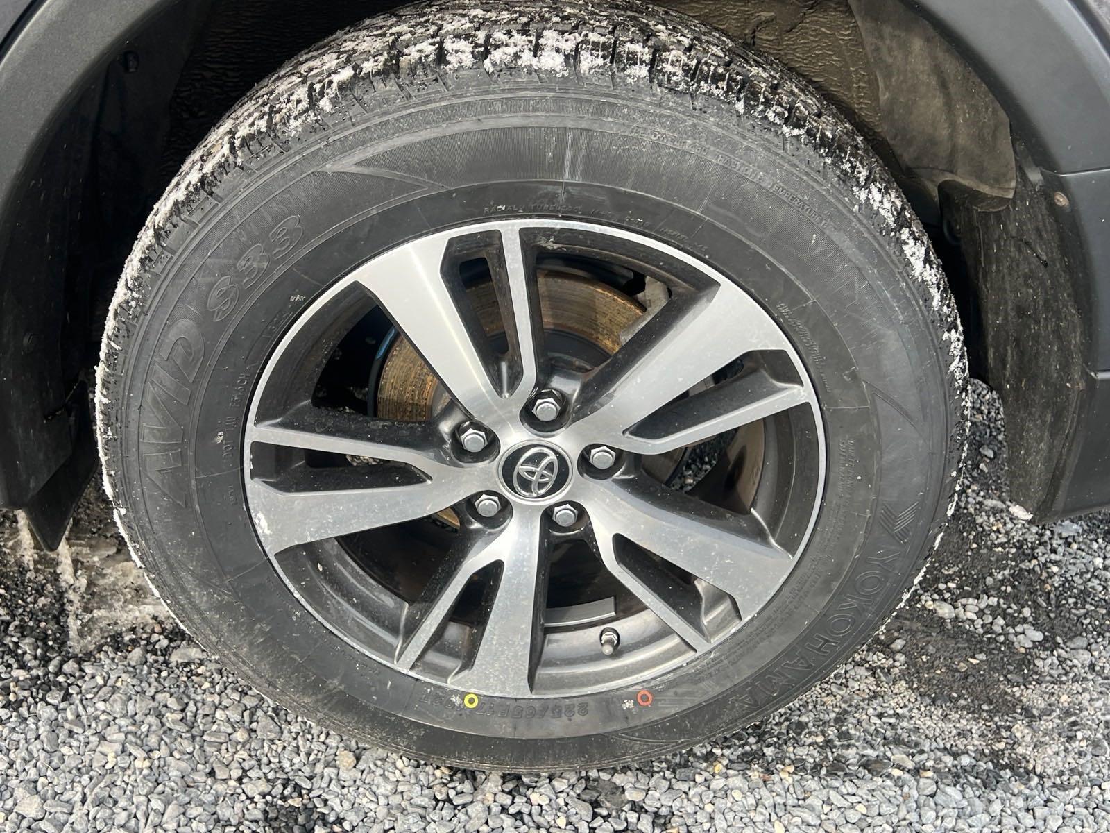 2017 Toyota RAV4 Vehicle Photo in Mechanicsburg, PA 17050-1707