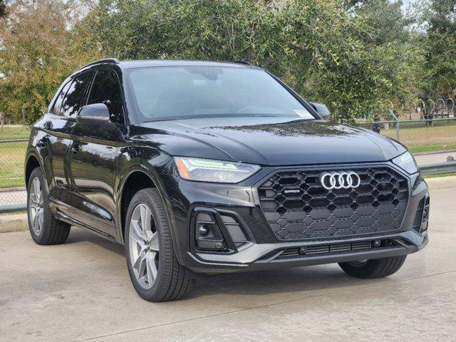 2025 Audi Q5 Vehicle Photo in HOUSTON, TX 77090