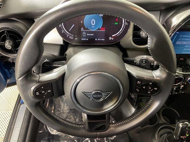 2024 MINI Hardtop 4 Door Vehicle Photo in PHOENIX, AZ 85014-3381