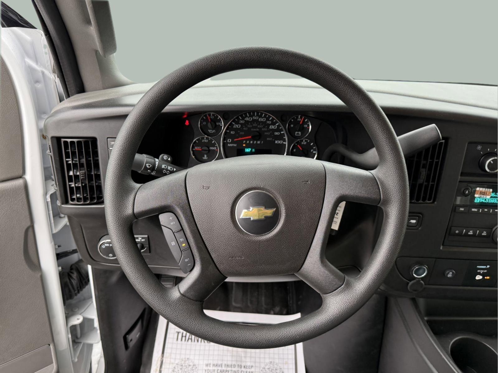 2024 Chevrolet Express Cutaway 3500 Vehicle Photo in GEORGETOWN, TX 78626-7508