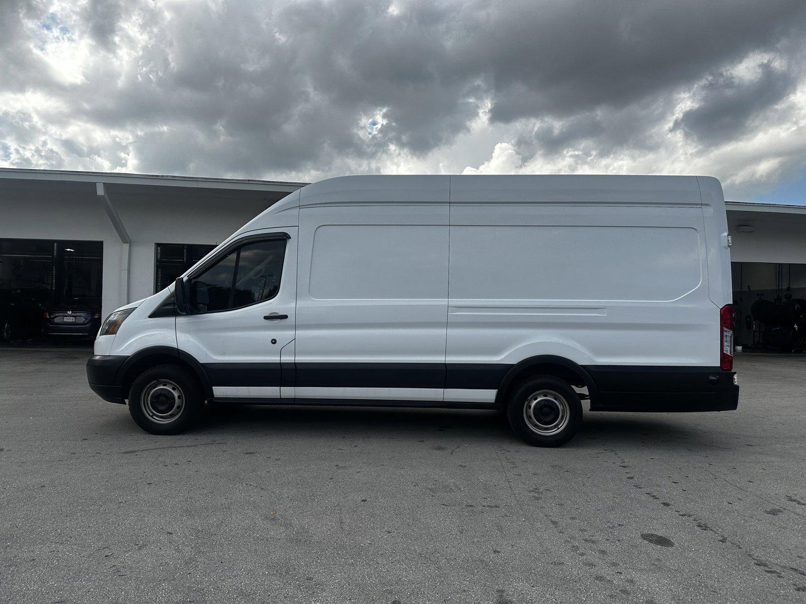 2017 Ford Transit Van Vehicle Photo in Hollywood, FL 33021