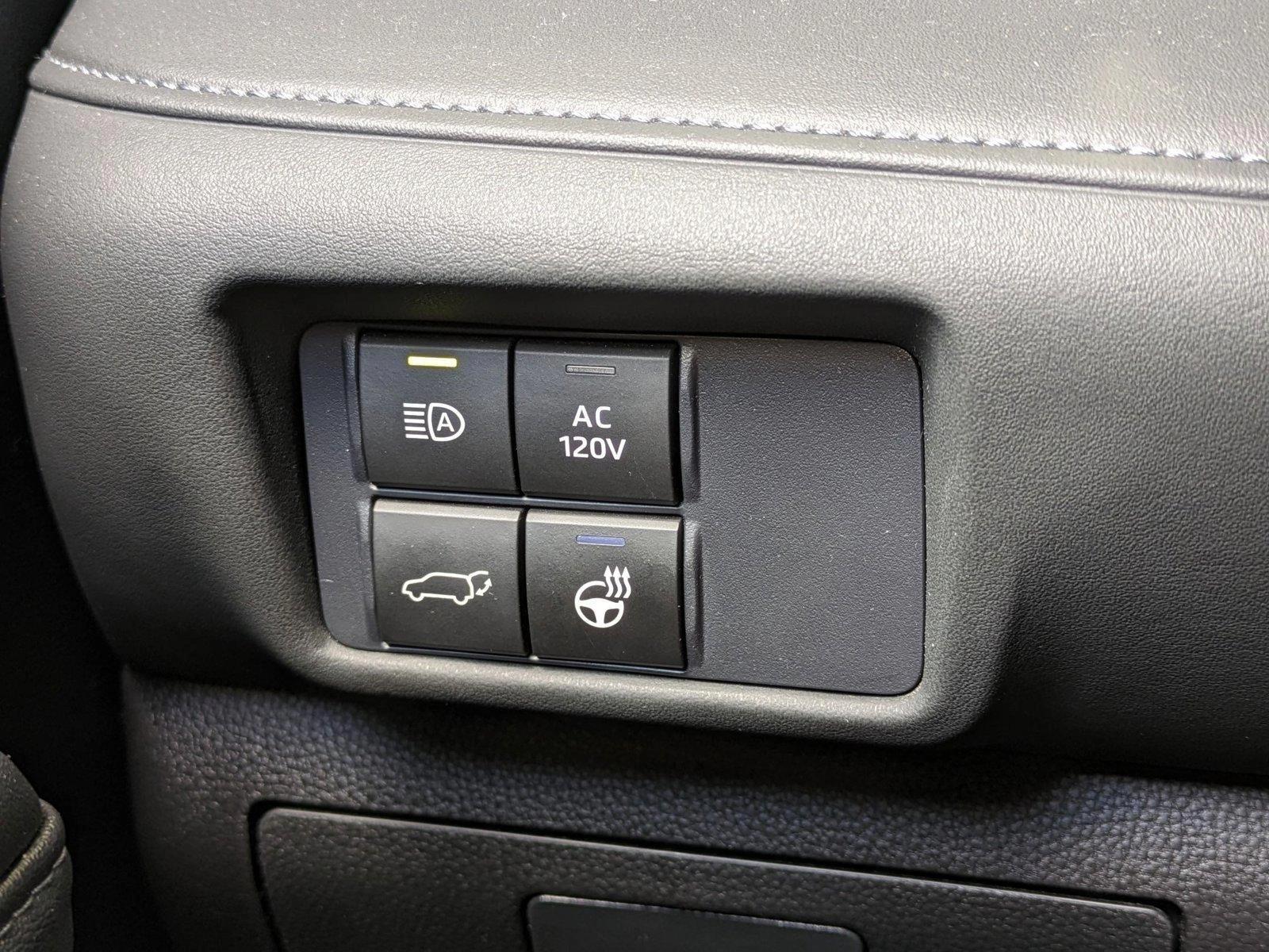 2021 Toyota Highlander Vehicle Photo in Bradenton, FL 34207