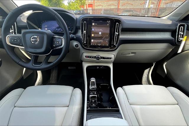 2025 Volvo XC40 Vehicle Photo in Houston, TX 77007