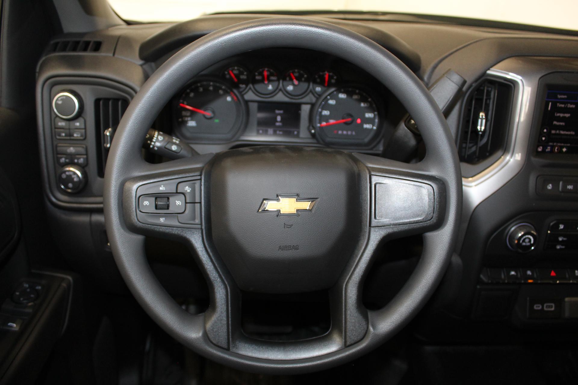 2025 Chevrolet Silverado 1500 Vehicle Photo in NORTHAMPTON, MA 01060-1120