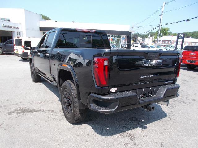 2025 GMC Sierra 2500 HD Vehicle Photo in LOWELL, MA 01852-4336