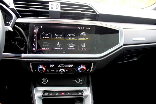2024 Audi Q3 Vehicle Photo in HOUSTON, TX 77090