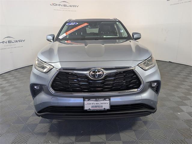 2022 Toyota Highlander Vehicle Photo in ENGLEWOOD, CO 80113-6708