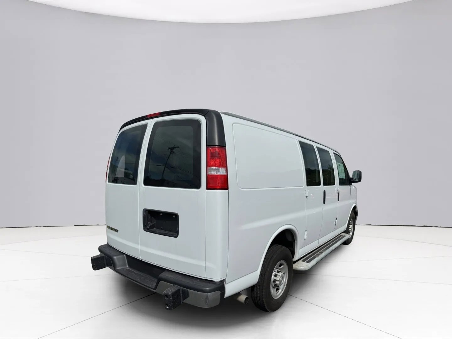 2022 Chevrolet Express Cargo 2500 Vehicle Photo in LEOMINSTER, MA 01453-2952